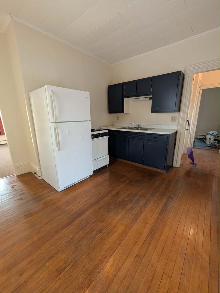 145 Center Street - Photo 4 of 7