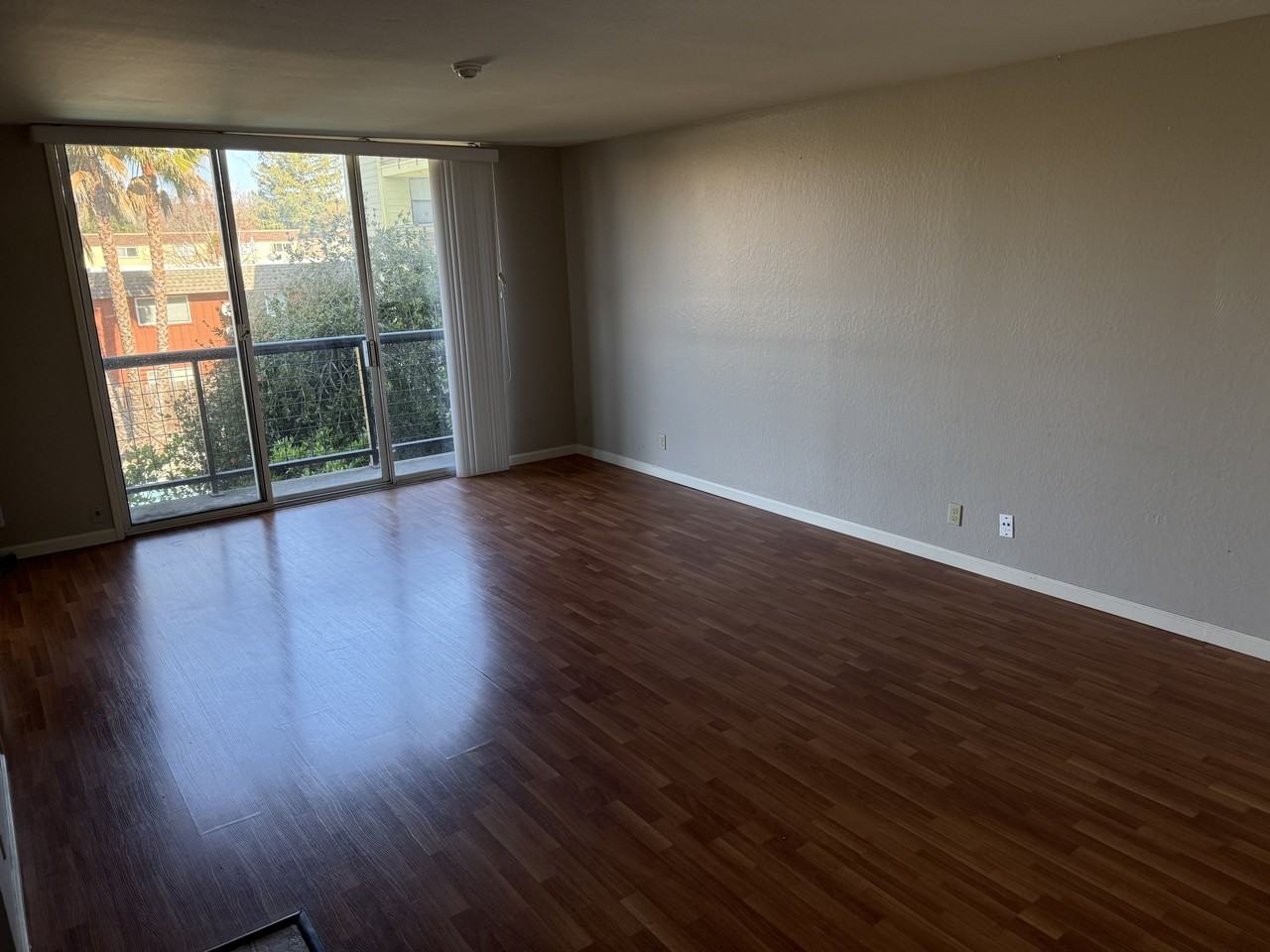 Elliott Apartments - Photo 2 of 13