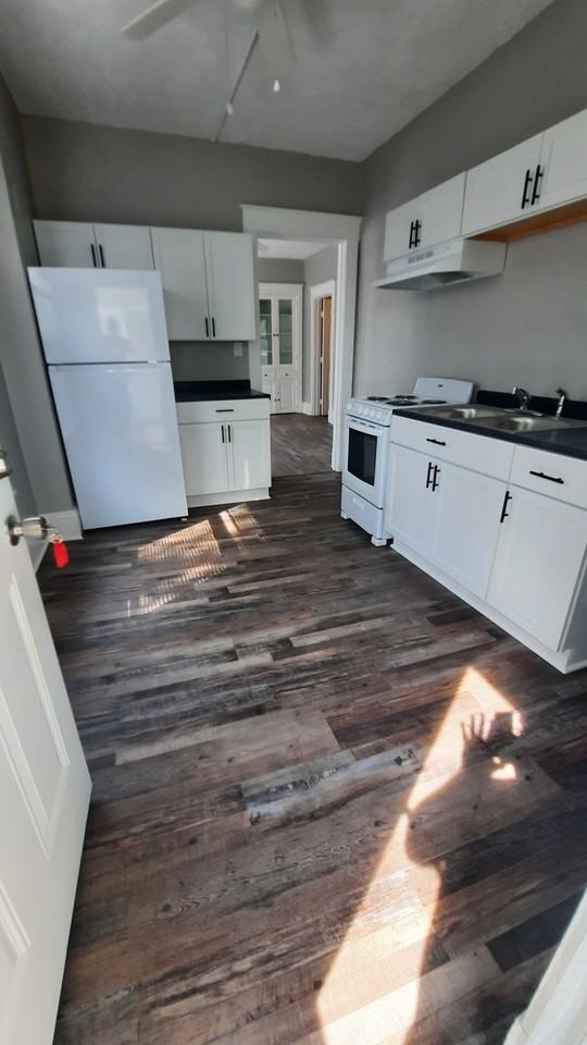 1216 North Central Avenue - Photo 2 of 9