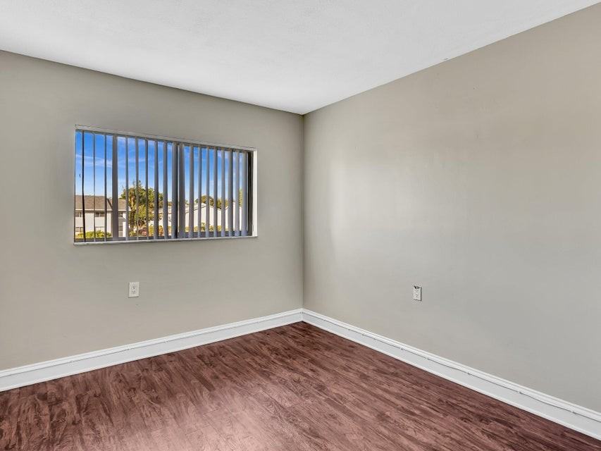1163 Lake Terry Dr #N - Photo 5 of 8