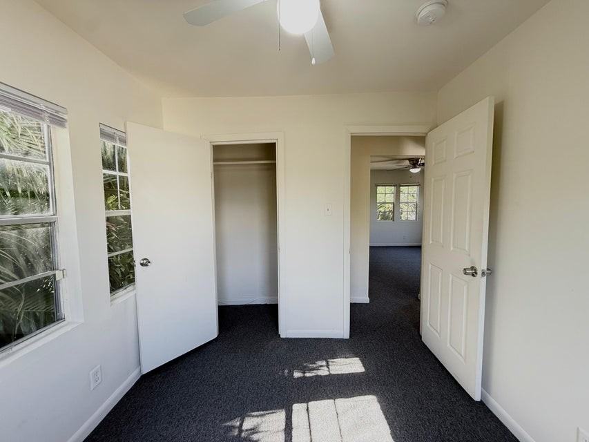 808 30th St - Photo 6 of 8