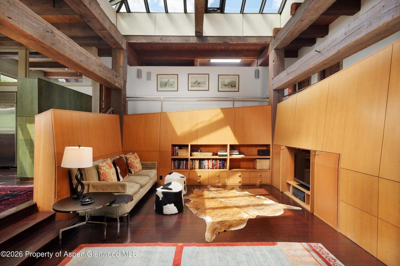 845 Aspen Oak Dr - Photo 2 of 35