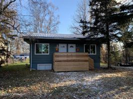 featured image of 1519 Kinnikinnick St