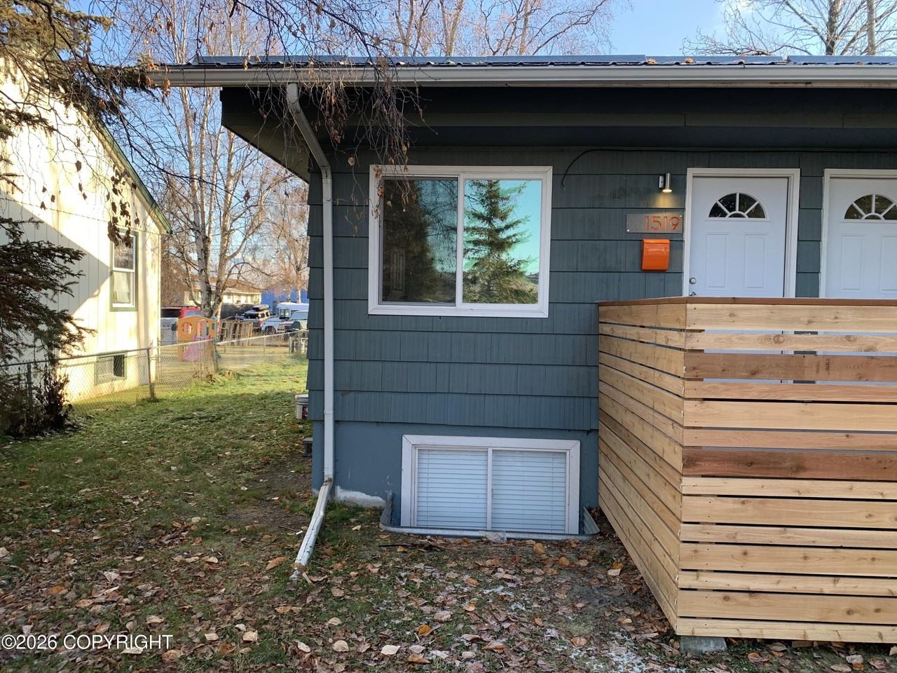 1519 Kinnikinnick St - Photo 2 of 14