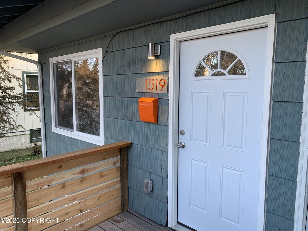 1519 Kinnikinnick St - Photo 3 of 14