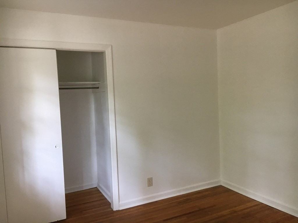 925 Magnolia St Se - Photo 6 of 29