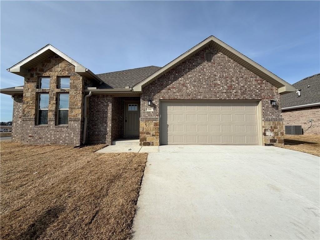 211 Kristen Ln - Photo 2 of 24