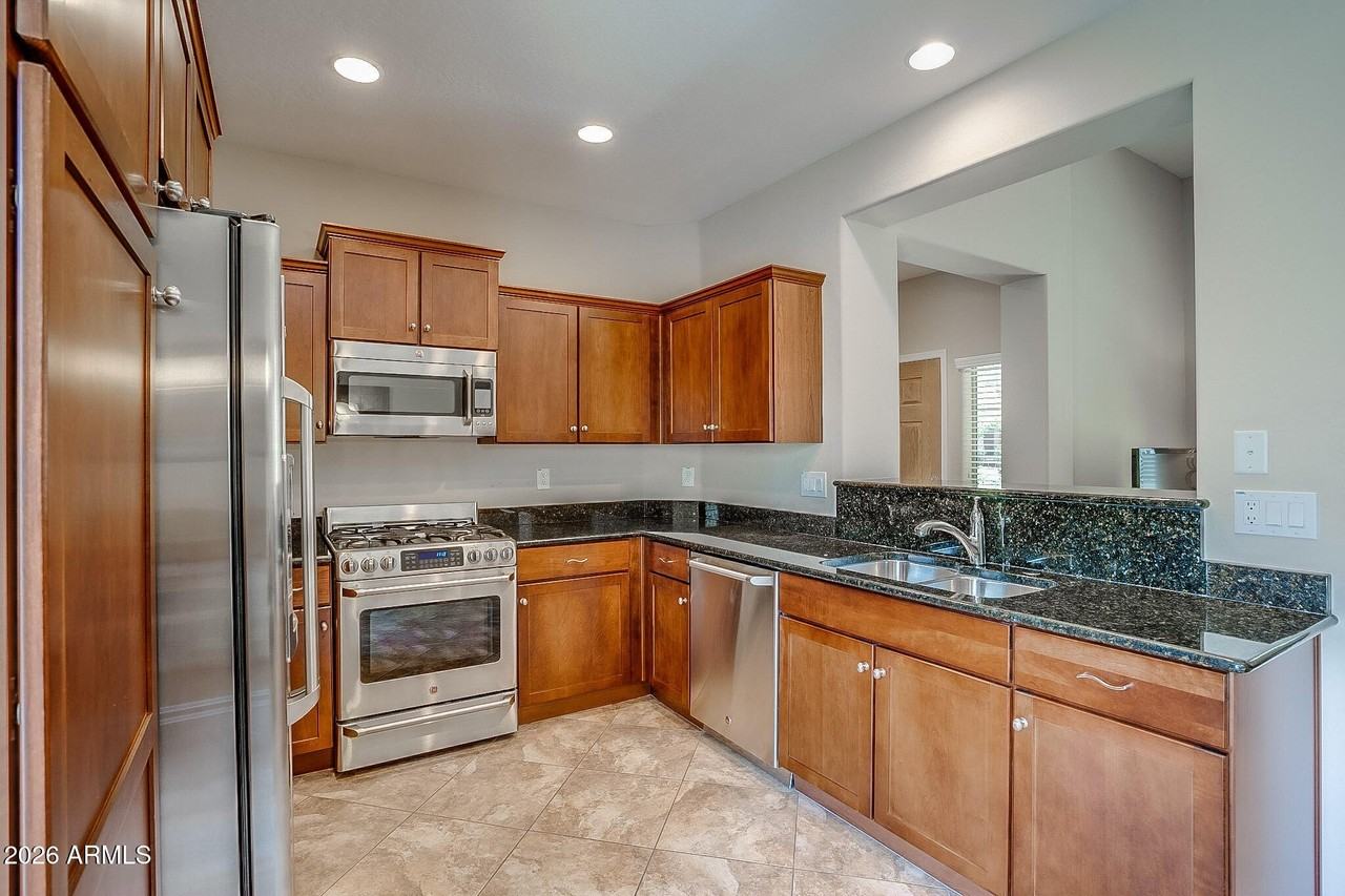 3651 E Zachary Dr - Photo 6 of 17