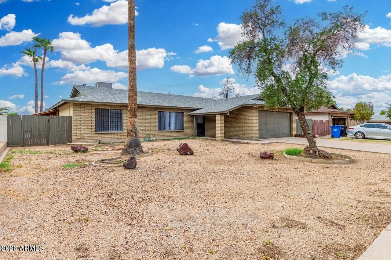 4141 W Diana Ave - Photo 2 of 32