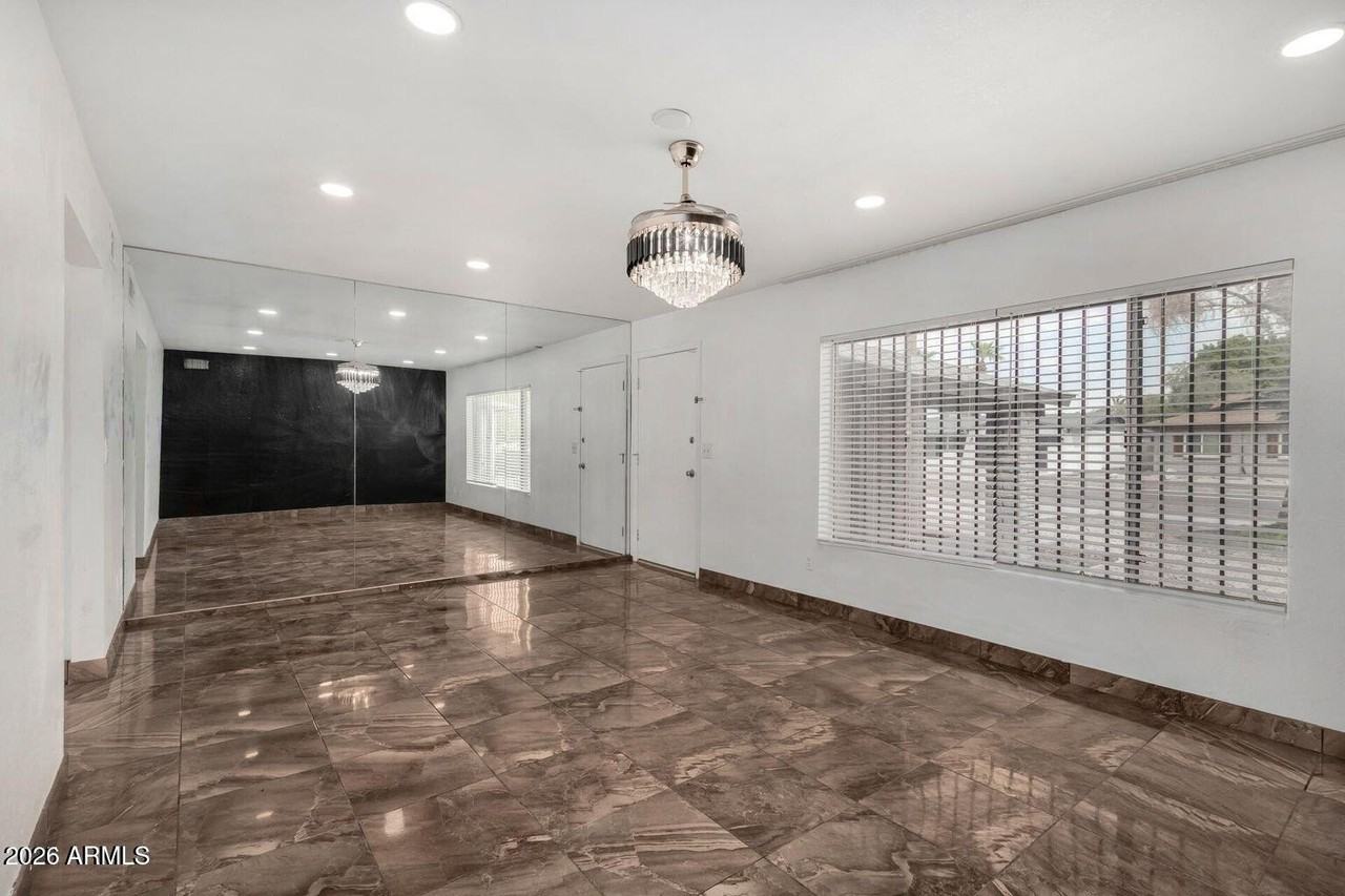 4141 W Diana Ave - Photo 5 of 32