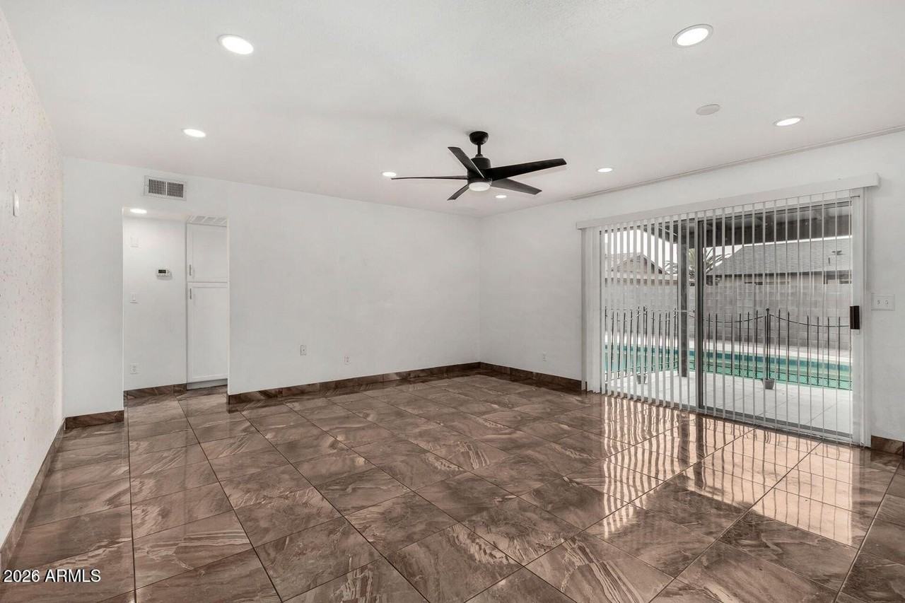 4141 W Diana Ave - Photo 7 of 32