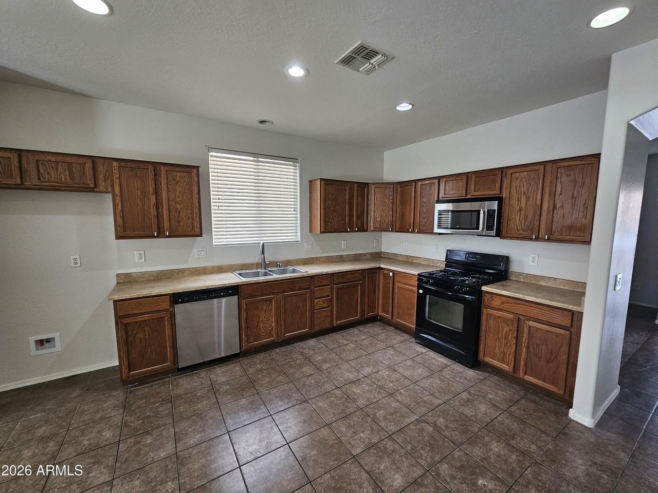 238 N 174th Dr - Photo 2 of 12