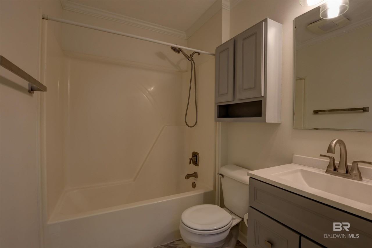 13804 Scenic Highway - Photo 2 of 6