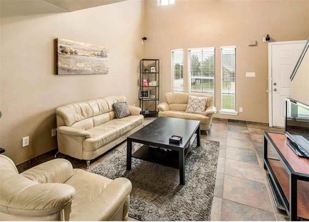 2443 Pintail Loop - Photo 3 of 13