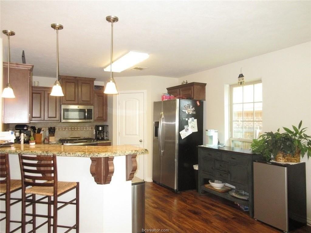 806 Dove Chase Ln - Photo 4 of 16