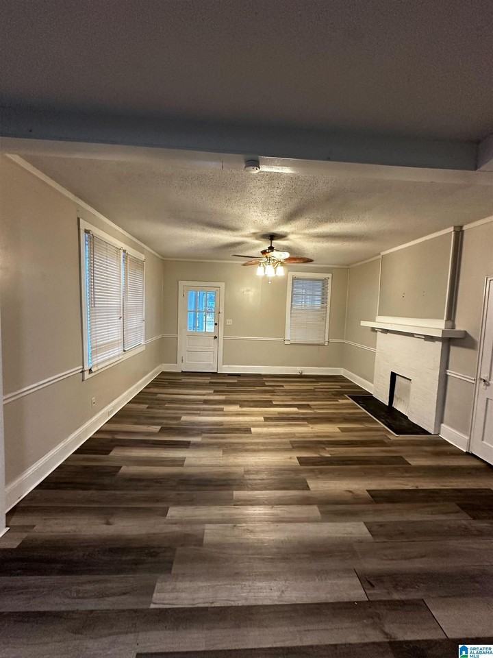 307 W Parkway - Photo 4 of 15