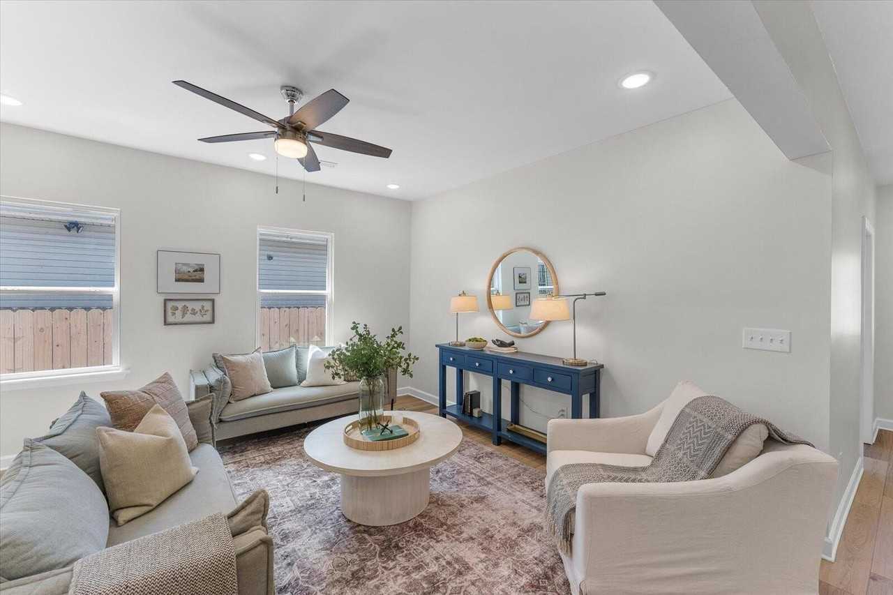 2310 E 17th St - Photo 7 of 15