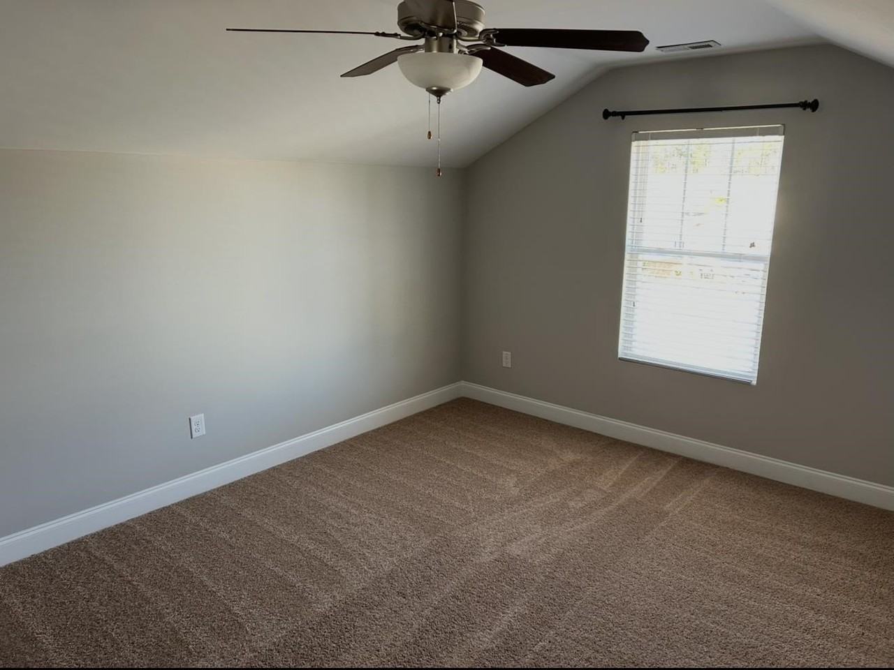 1834 Fairwinds Dr - Photo 5 of 8