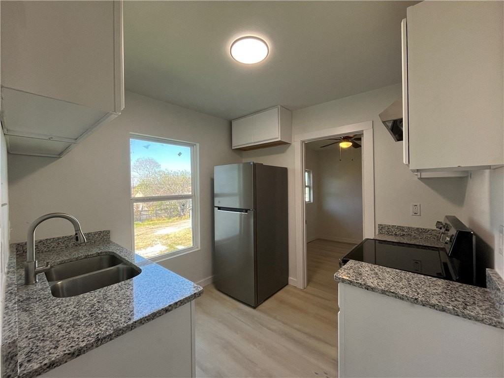 1513 10th St Apt 4 #4 - Photo 5 of 13