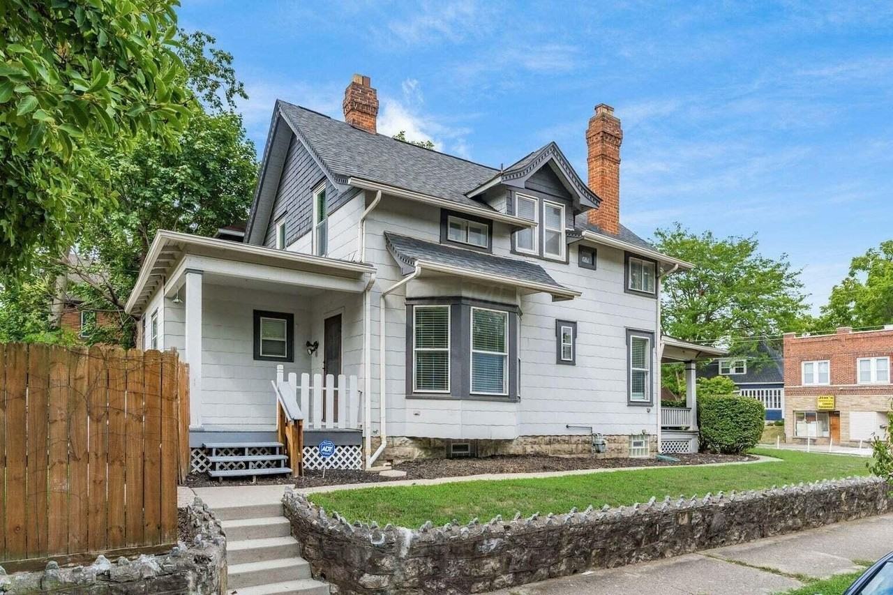 2339 Summit St - Photo 6 of 42