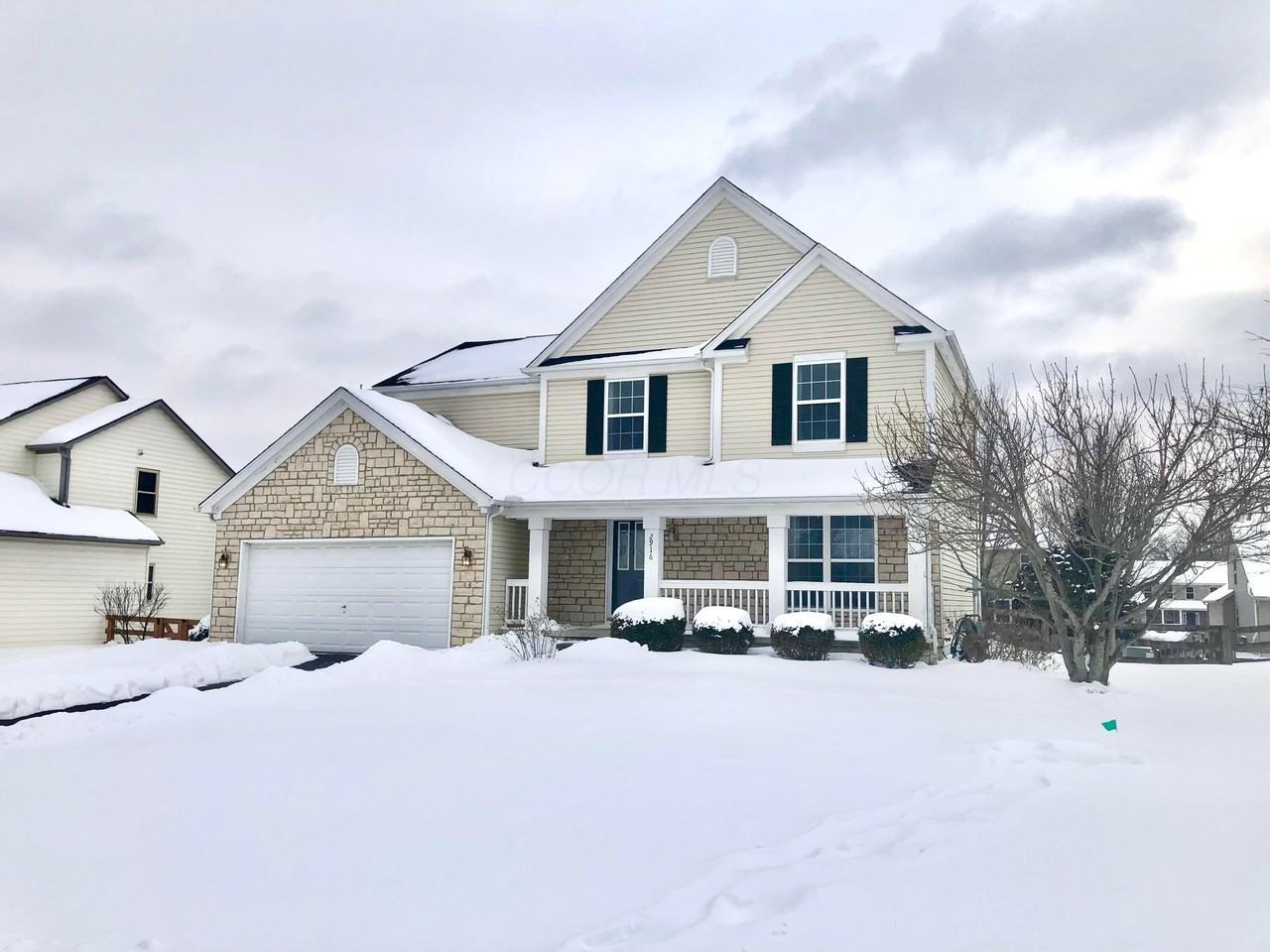 2916 Abbey Knoll Dr - Photo 2 of 48