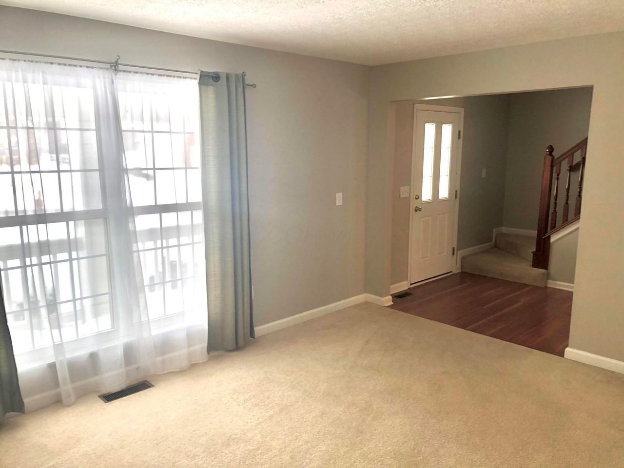 2916 Abbey Knoll Dr - Photo 5 of 48