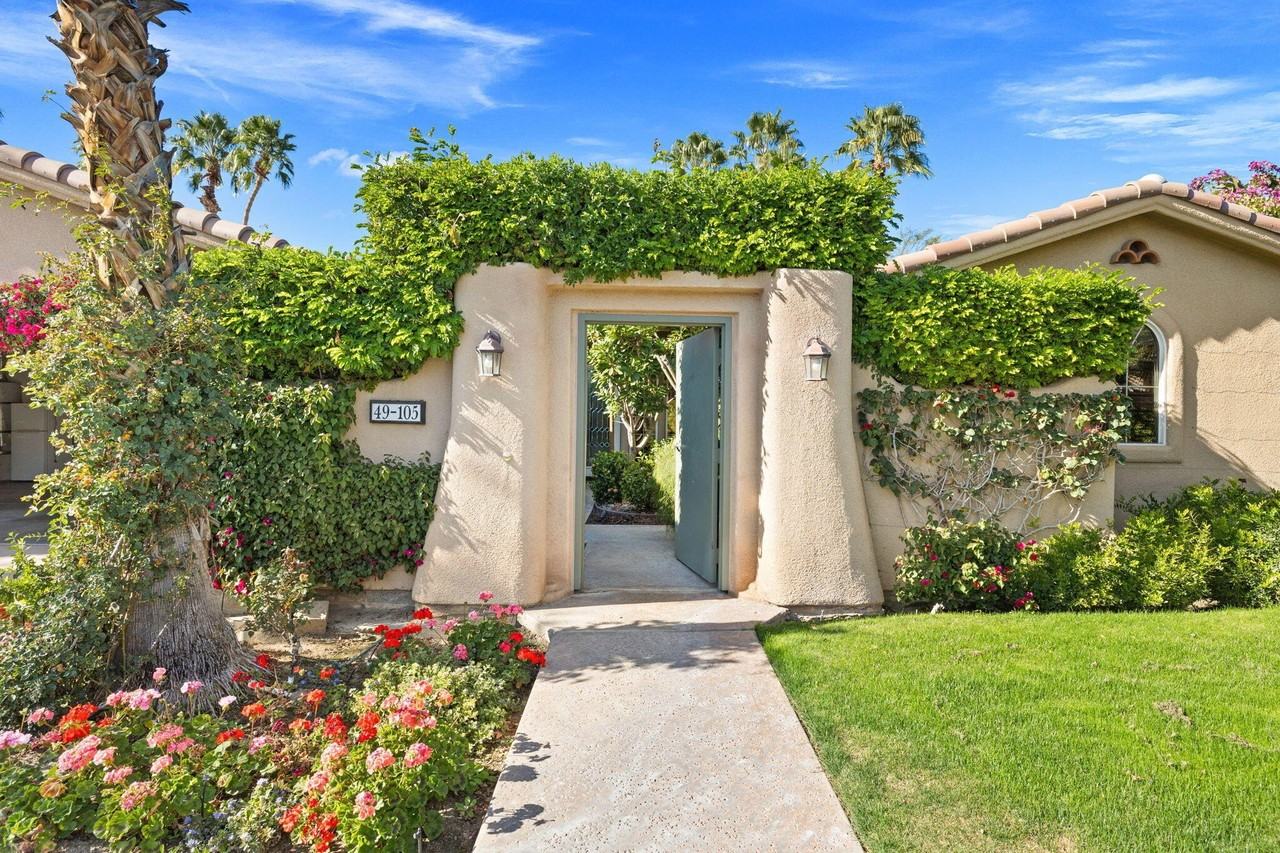 49105 Casa Del Rio - Photo 4 of 50