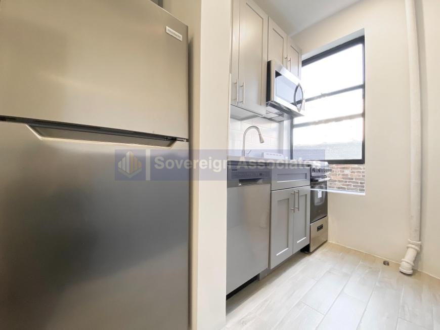 3620 Broadway - Photo 6 of 9