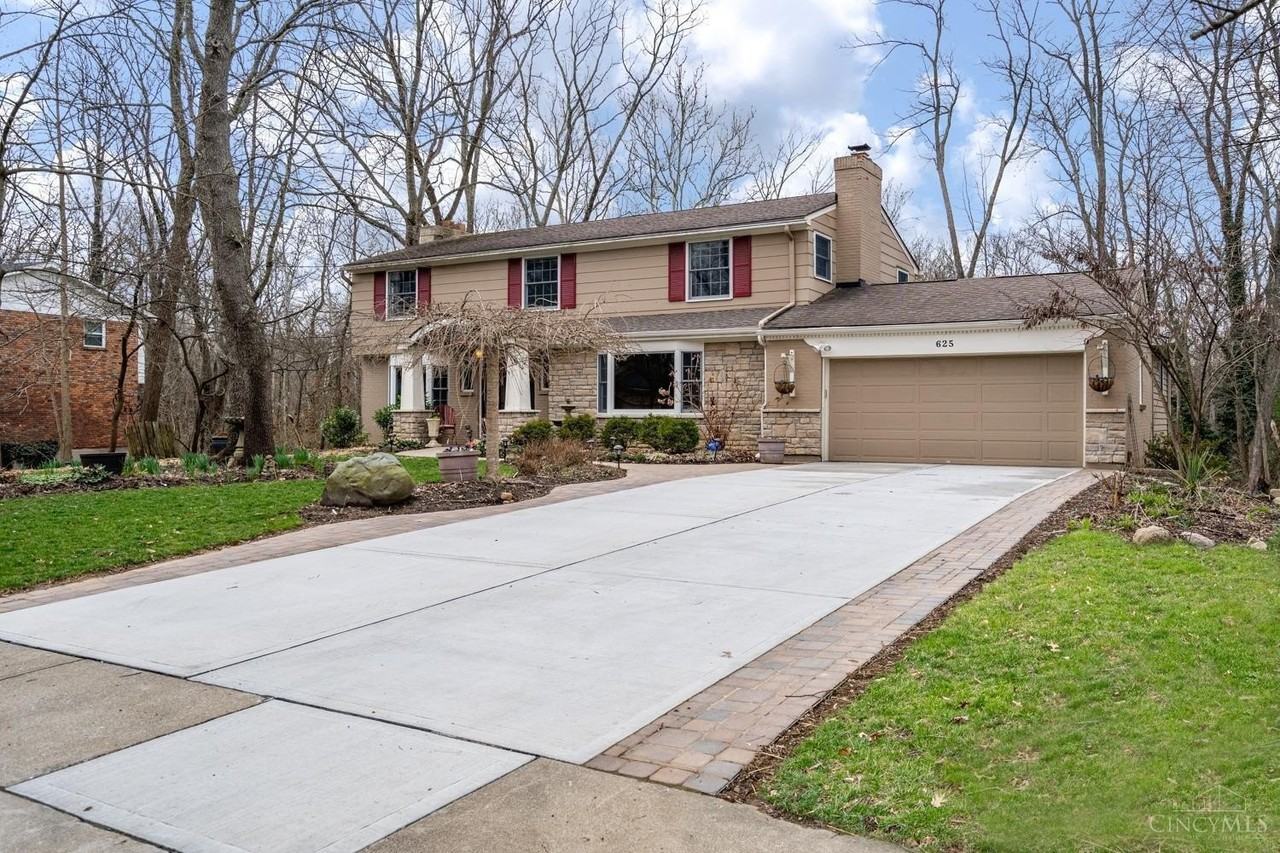 625 Hilltop Ln - Photo 2 of 50