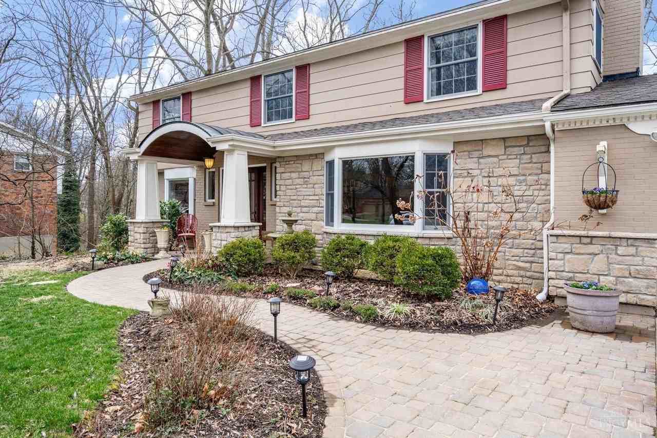 625 Hilltop Ln - Photo 3 of 50