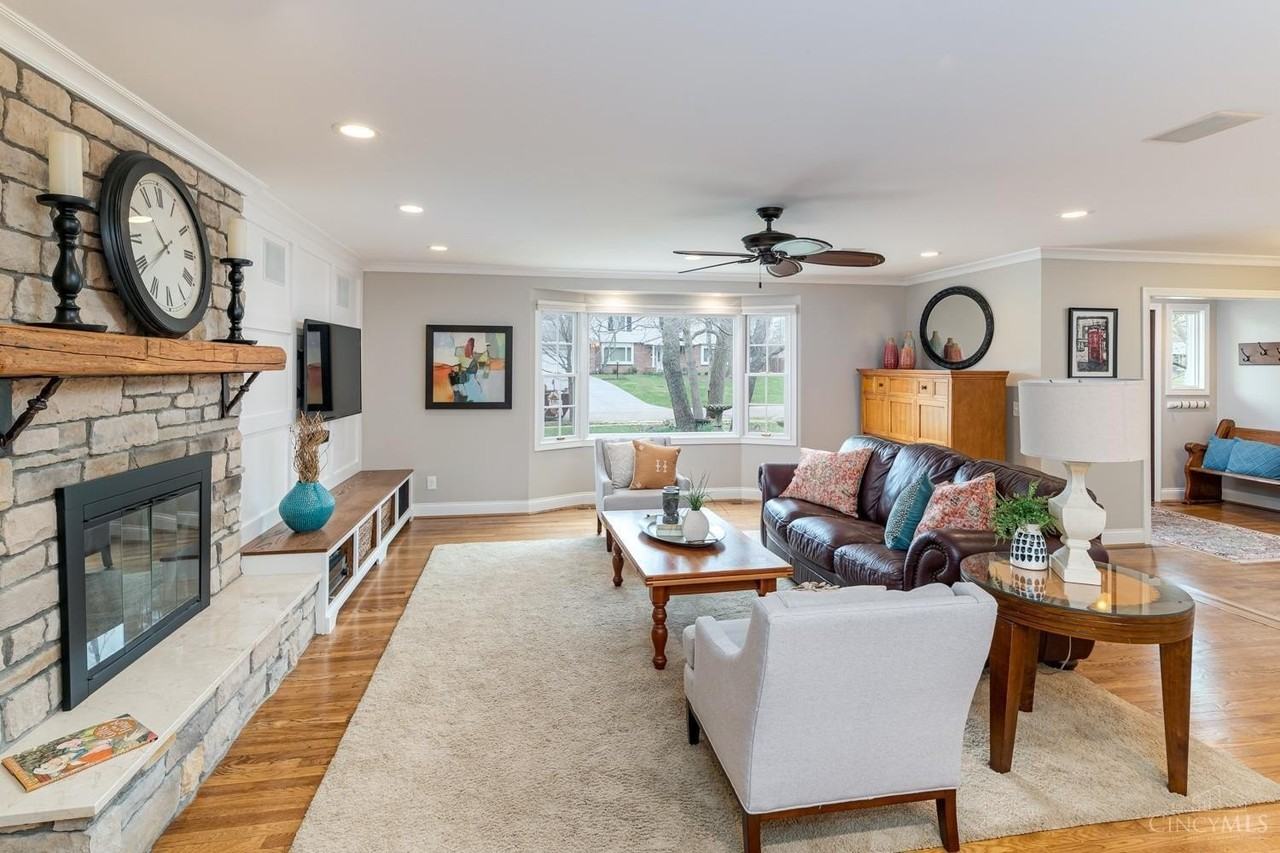 625 Hilltop Ln - Photo 7 of 50