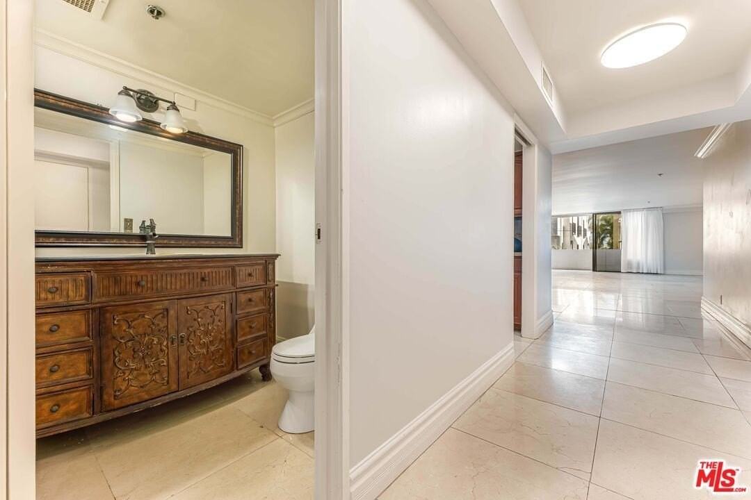 10660 Wilshire Blvd Apt 309 #309 - Photo 5 of 14