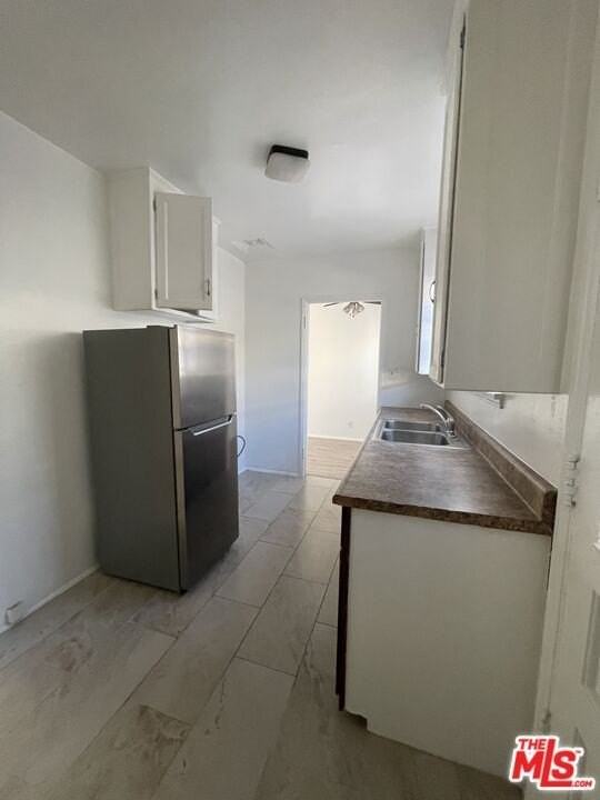 10812 S Manhattan Pl - Photo 3 of 8