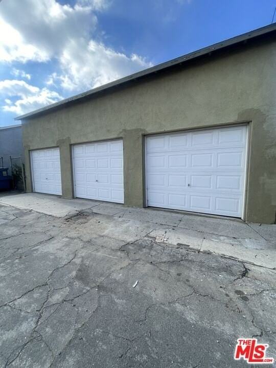 10812 S Manhattan Pl - Photo 6 of 8