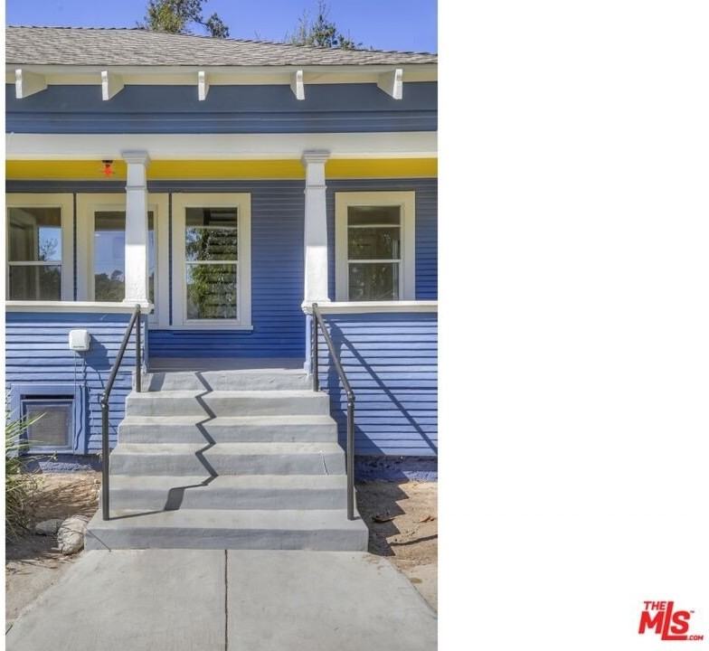 4933 Glacier Dr - Photo 7 of 39