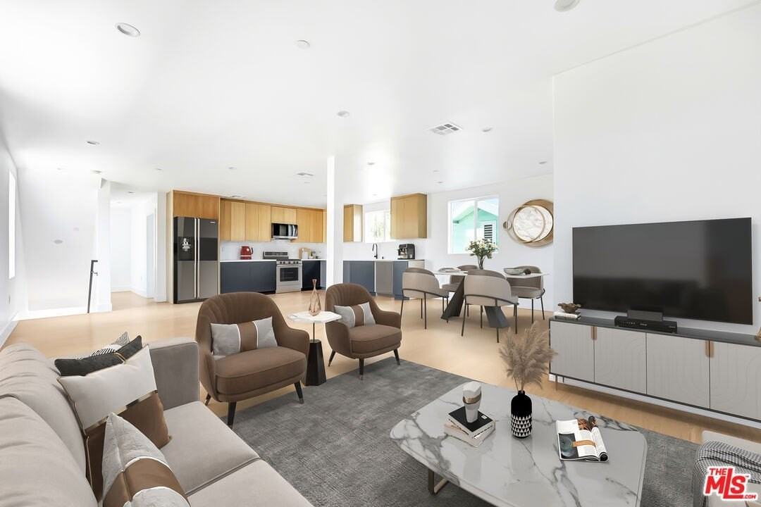 1200 W 38th St - Photo 2 of 15