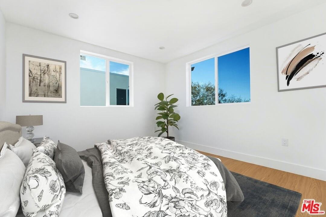 1200 W 38th St - Photo 4 of 15