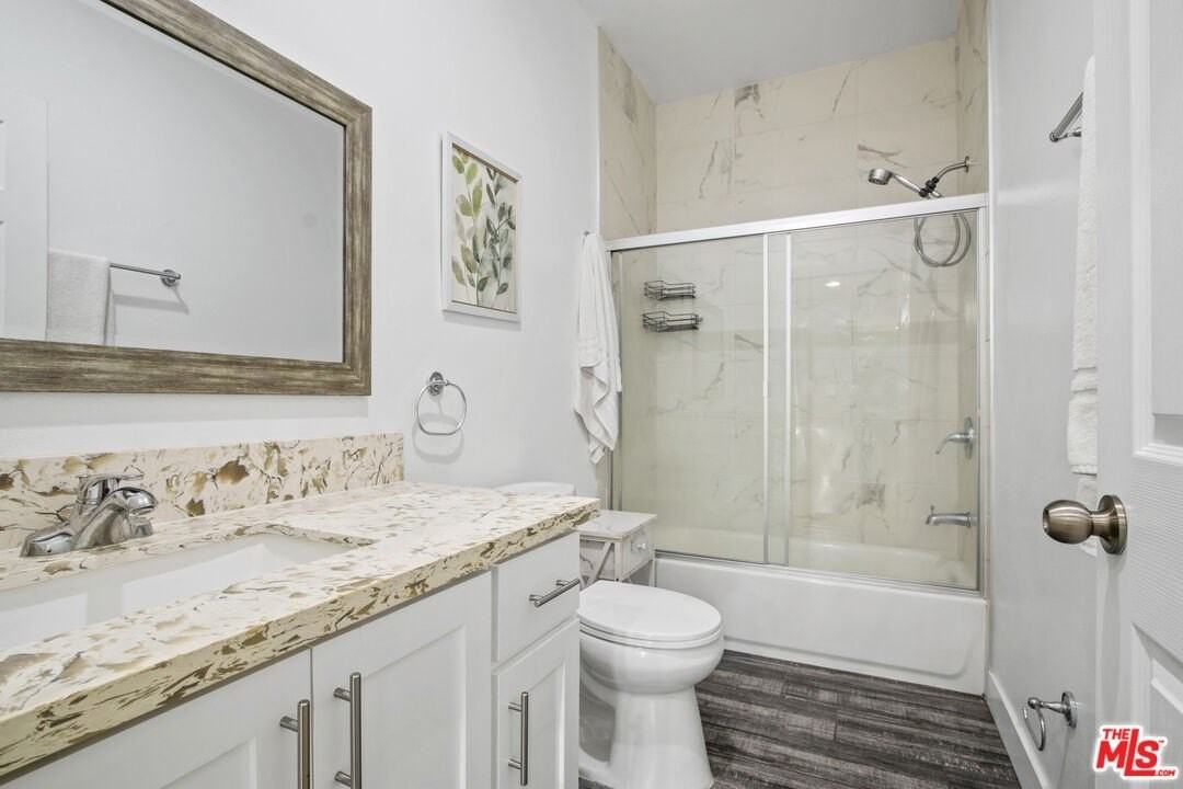 1805 S New England St - Photo 6 of 8