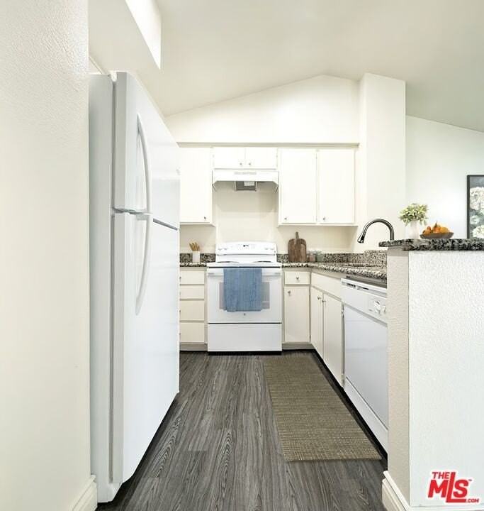 1925 W College Ave - Photo 3 of 12