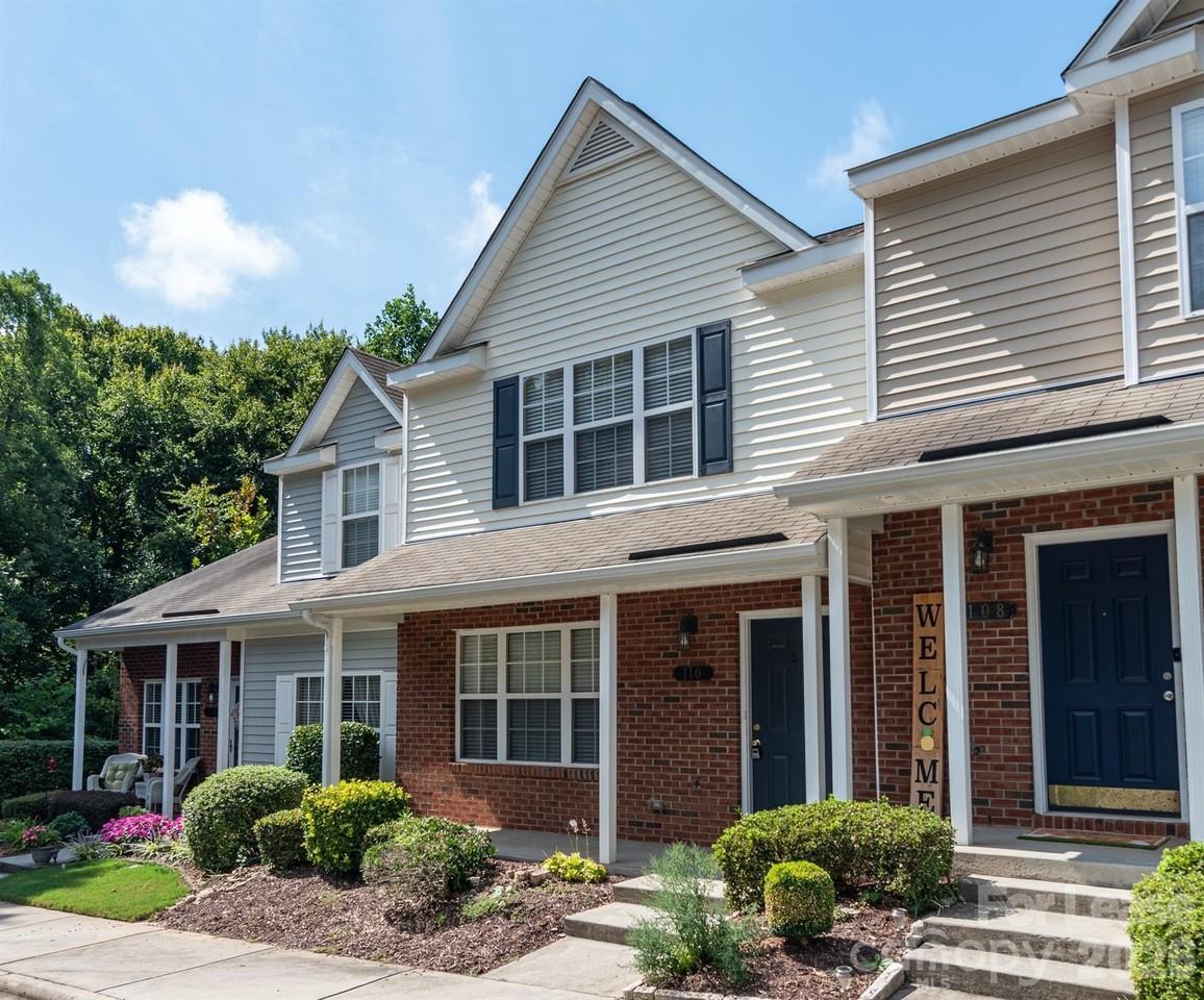 110 Navigator Ct - Photo 2 of 17