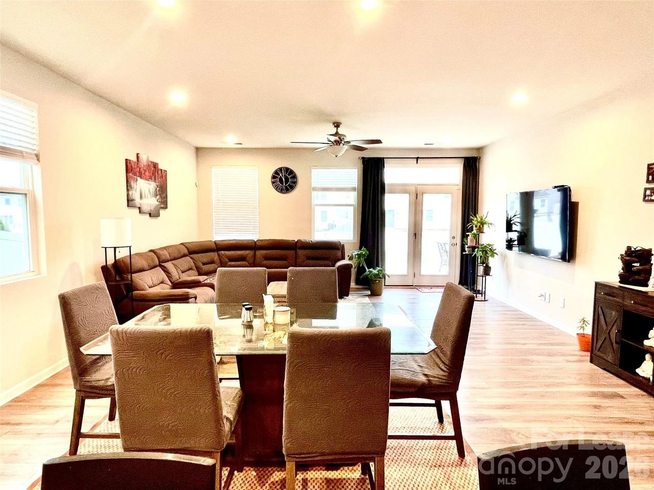 9033 Buckley Ct - Photo 7 of 21