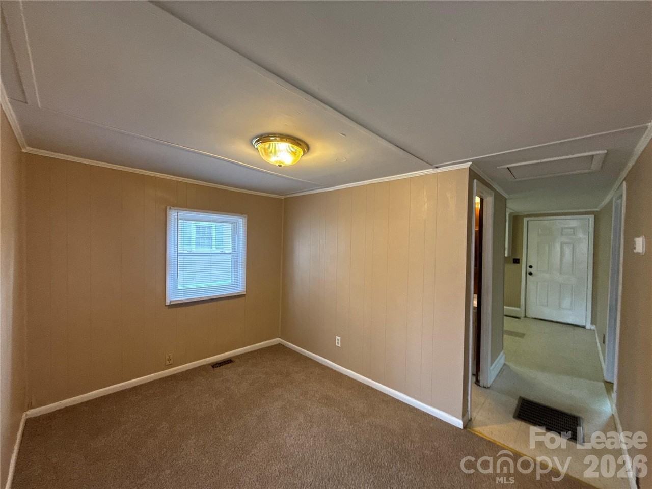 3131 Seymour Dr - Photo 4 of 10