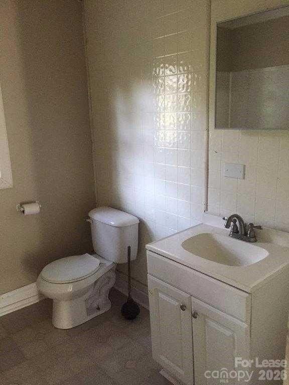 808 Wilmington Ave - Photo 5 of 5