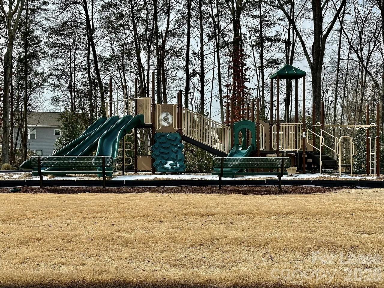 410 Cranford Dr - Photo 3 of 31