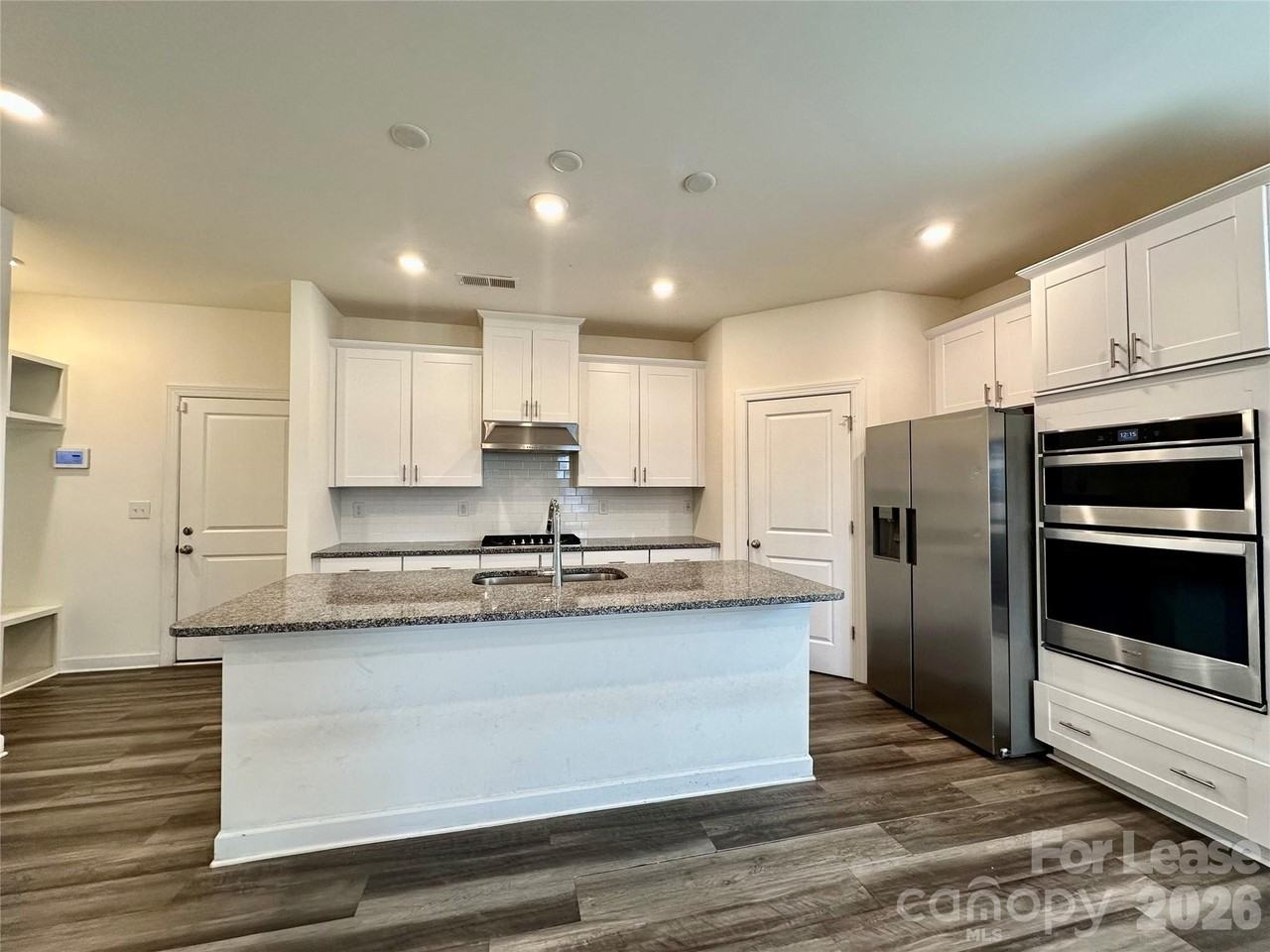 410 Cranford Dr - Photo 5 of 31