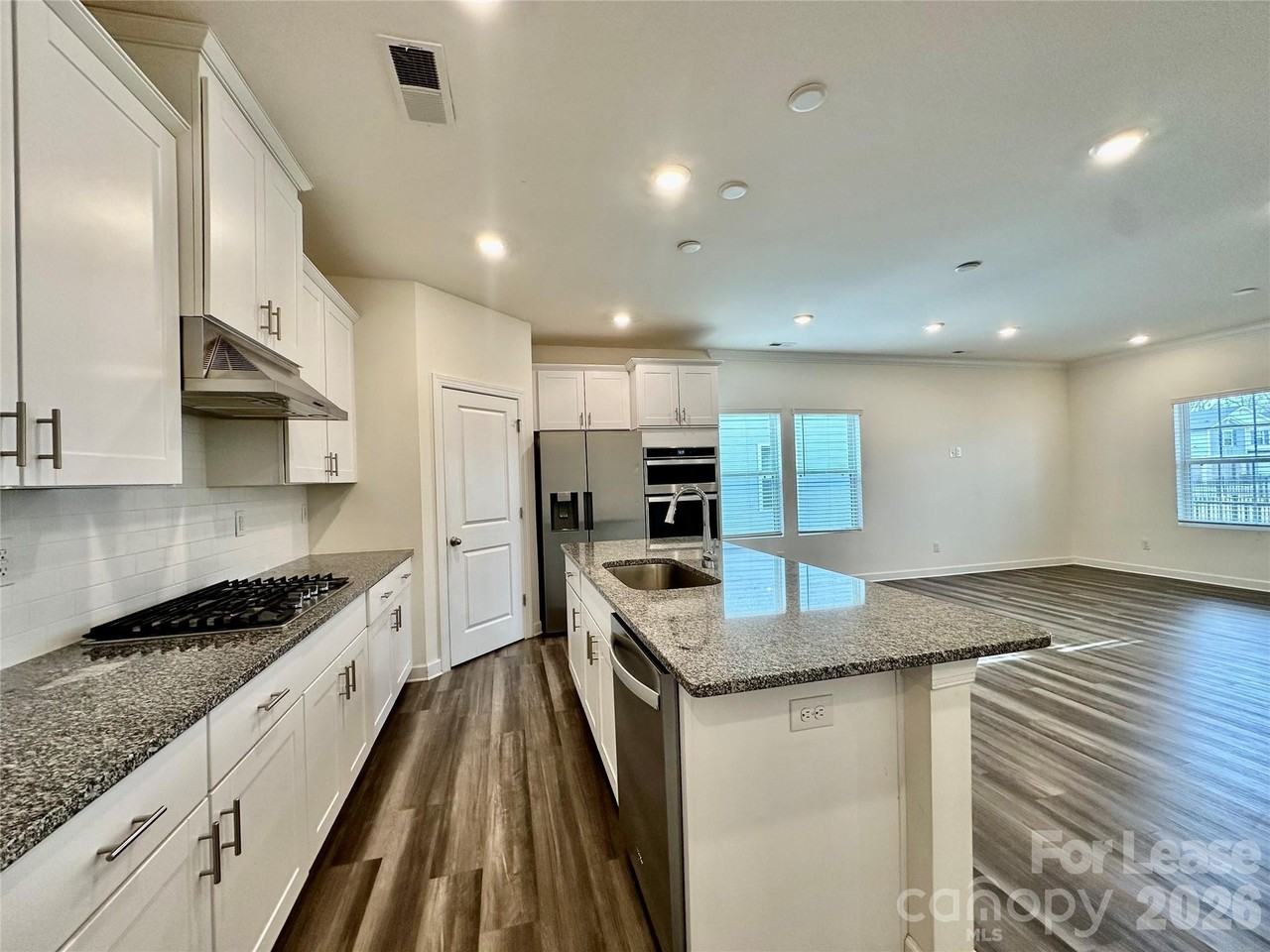 410 Cranford Dr - Photo 6 of 31