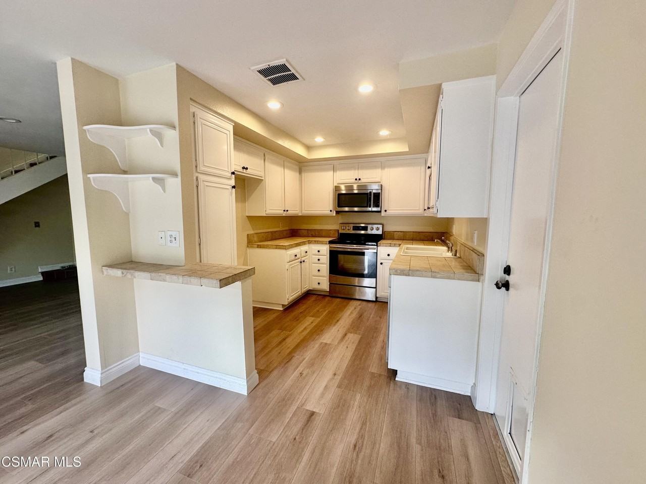 3719 Summershore Ln - Photo 4 of 20