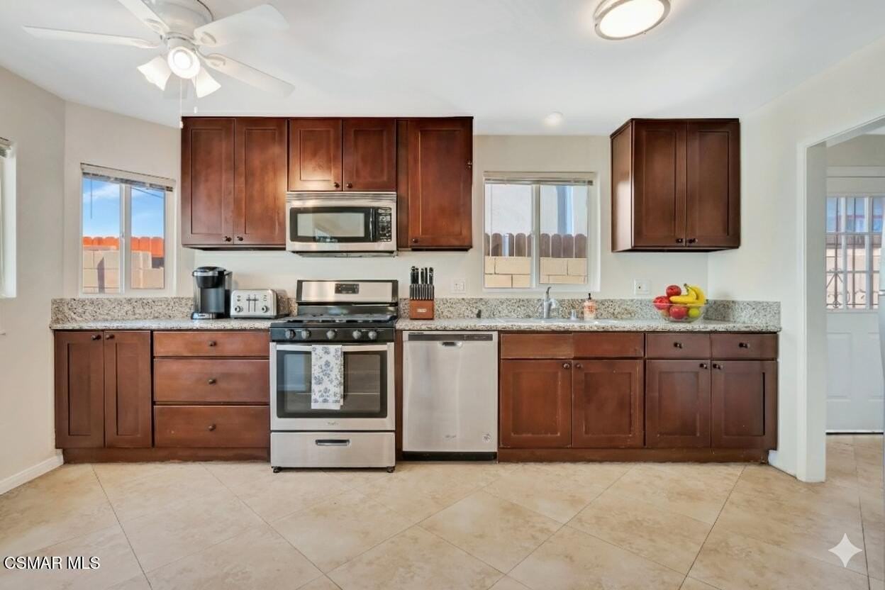 7322 Lindley Ave - Photo 5 of 8