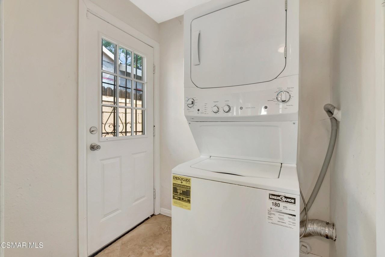 7322 Lindley Ave - Photo 7 of 8