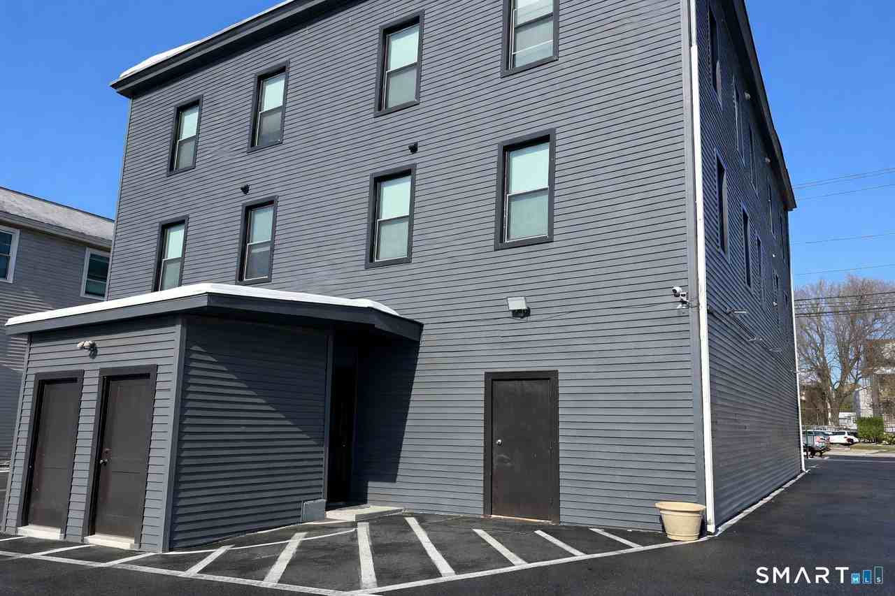 171 Pequonnock St 3rd Fl #3rdFL - Photo 3 of 24